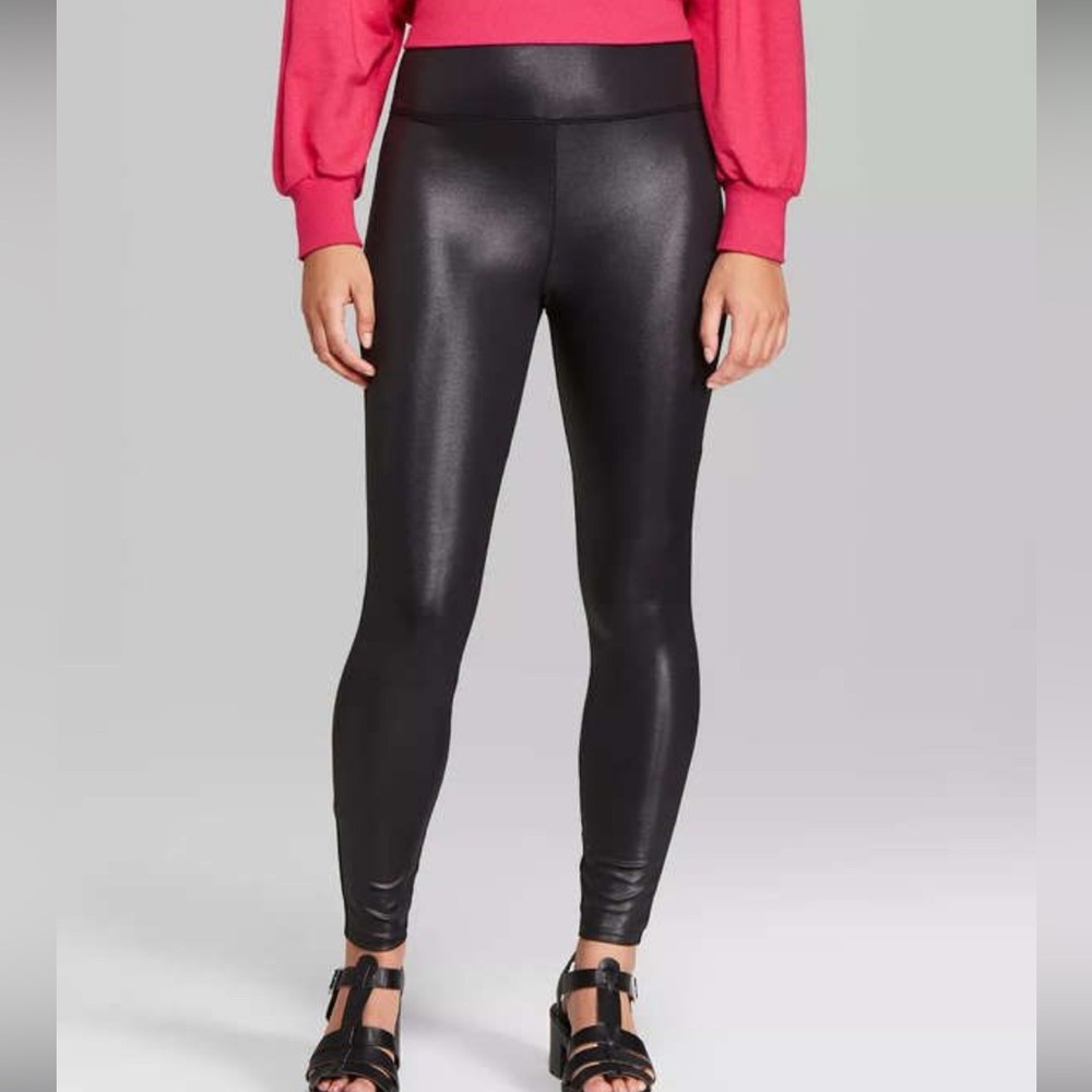 Wild Fable women’s black high waisted faux leather leggings medium